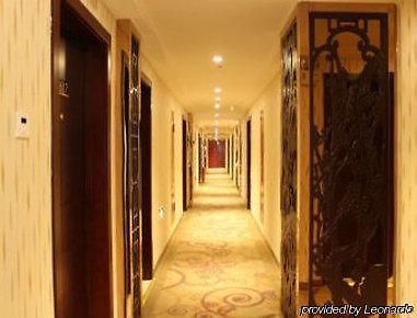 Super 8 Hotel Urumqi South Railway Station Shang Mao Cheng 외부 사진